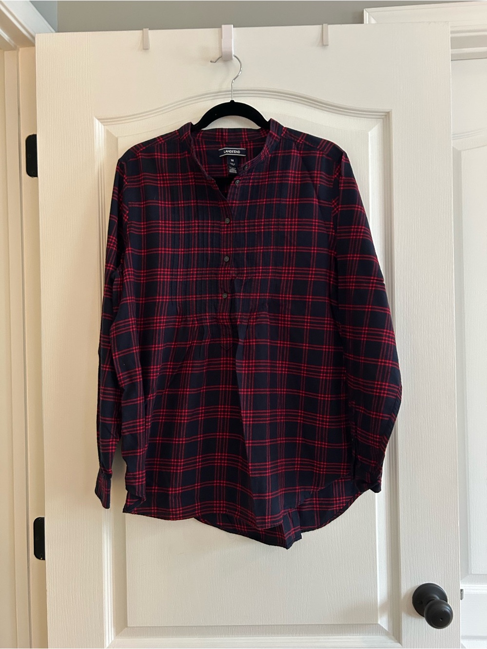 NWT Lands' End women’s Navy and Red Plaid Henley Flannel Tunic 16
